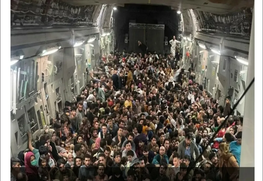 AUR: "În acest moment, prioritatea noastră sunt românii. Fără refugiați afgani în România!”
