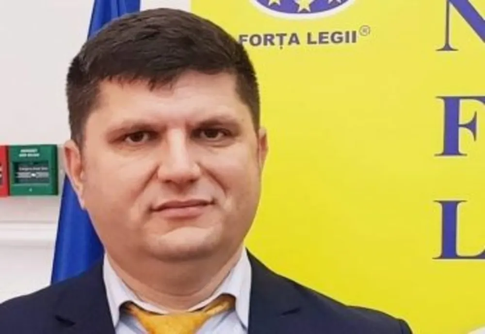 Ringo Dămureanu, AUR: „E ca un joc de copii. Ne prefacem că guvernăm. Poporul percepe acest râs de politică”