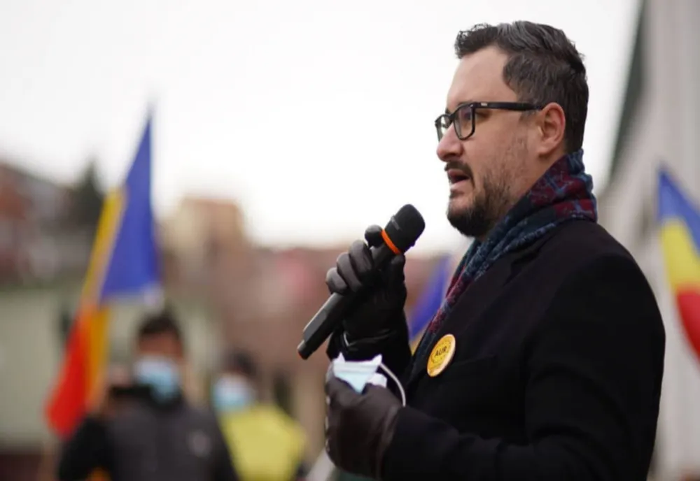 AUR: „Se pune problema ca parlamentarii nevaccinați să nu mai poată intra în clădire. Este nazism!”