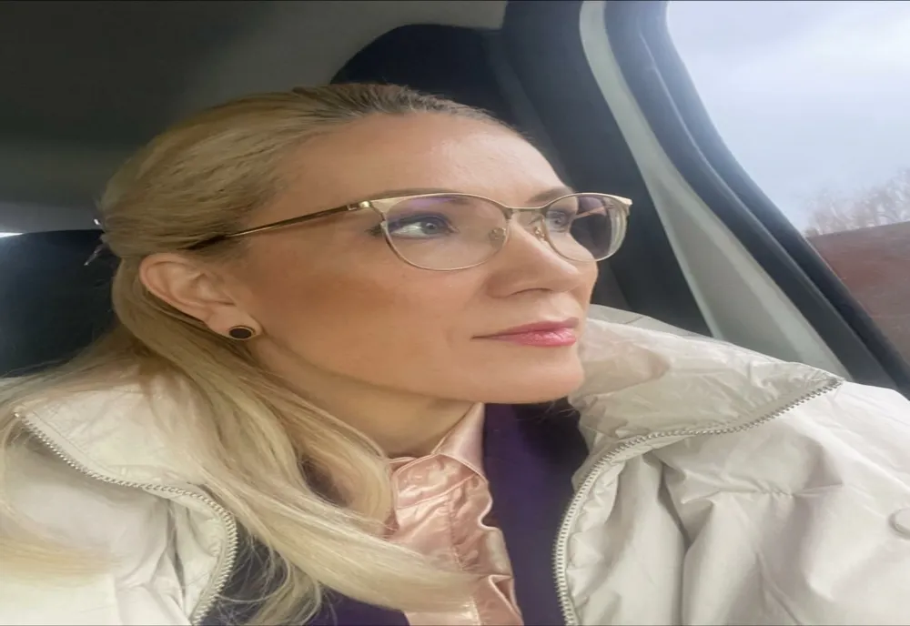 Ramona Ioana Bruynseels: ”Slugile sistemului ce au stat în genunchi în față străinilor și i-au opresat pe români simt că pierd puterea. AUR va face dreptate pentru România”