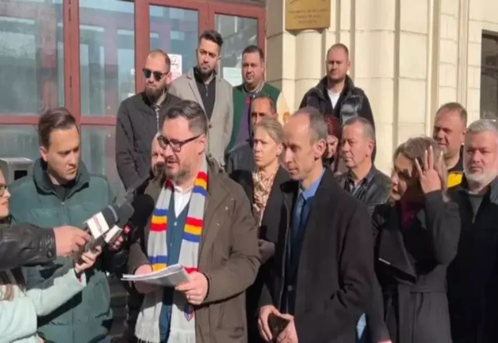 AUR l-a reclamat pe Klaus Iohannis la Parchetul General, pentru deplasările în străinătate