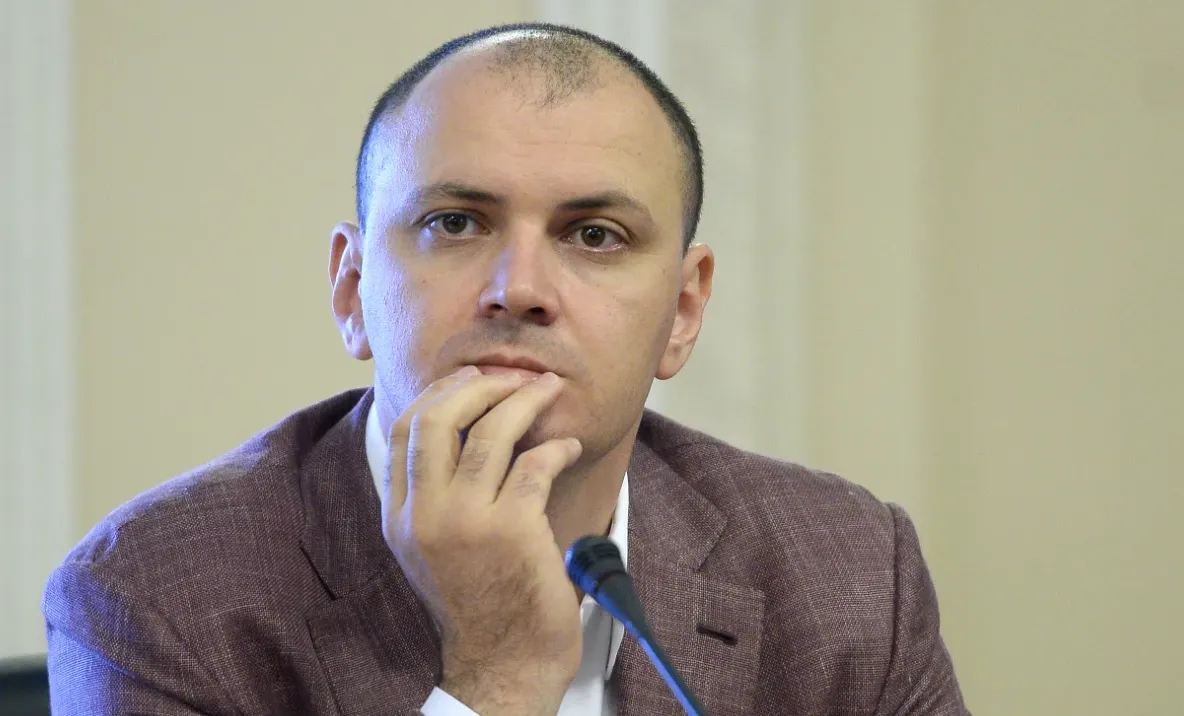 Cum a adus Sebastian Ghiță prejudicii televiziunii Realitatea TV. Penalul fugar nu plătea nici salariile angajaților, nici taxele