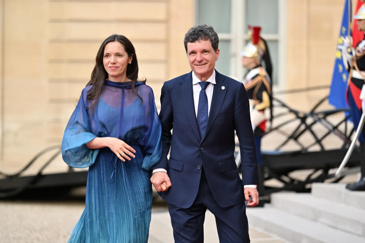 Nicușor Dan a publicat declarațiile de avere ale Mirabelei Grădinaru, partenera sa de viață – DOCUMENTE