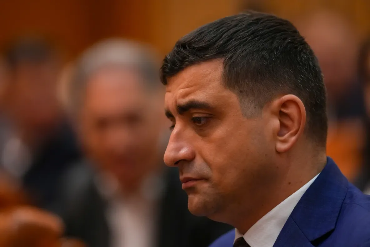 Aplicația AUR, sub lupa Autorității pentru Protecția Datelor: colectarea datelor personale și mobilizarea la proteste. Peste 1.000 de plângeri