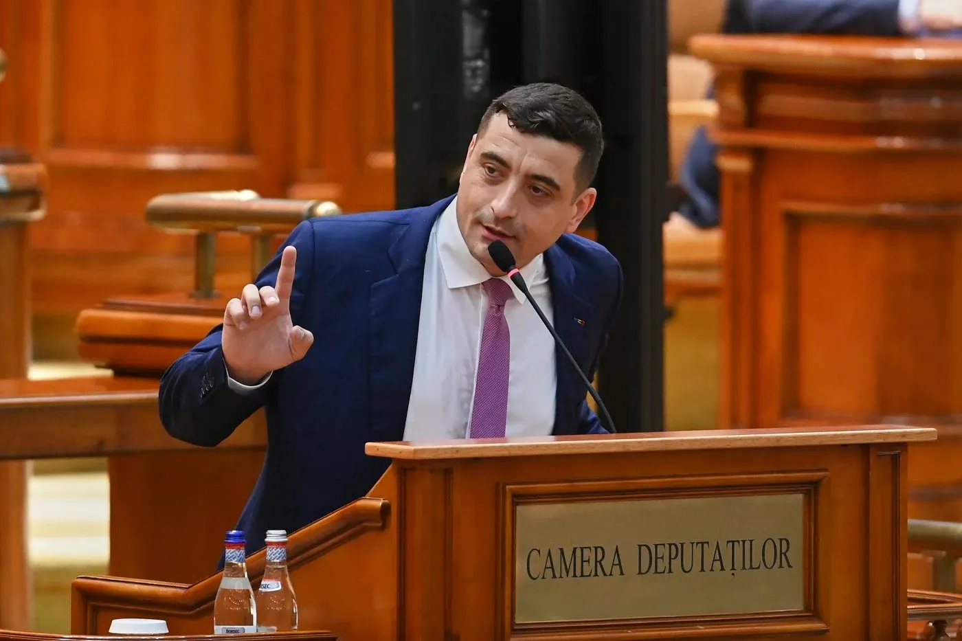 George Simion, mesaj de forță după ce AUR a ajuns la 90 de parlamentari: „Semnăm și votăm orice moțiune și suspendare. Oricând, fără trădători”