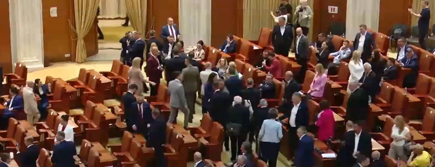 Parlamentarii, chemați din vacanță pentru proiectele din PNRR. Măsurile propuse de PSD pentru rezolvarea crizei, în Parlament