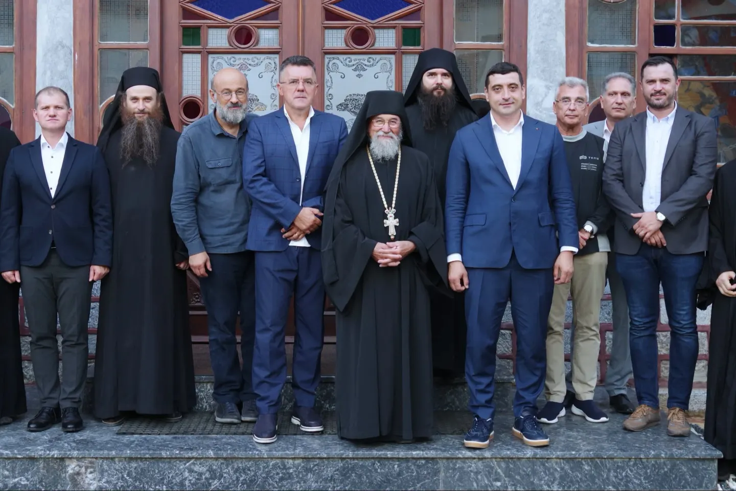 George Simion, Dan Dungaciu, Petrișor Peiu și alți lideri AUR, în vizită la Muntele Athos