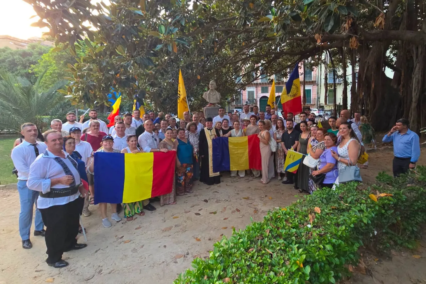 Tricolorul a fluturat la Palermo. Românii din diaspora l-au omagiat pe Nicolae Bălcescu alături de George Simion