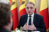 Premierul Luca Niculescu, chemat la „Ora prim-ministrului” pe 2 noiembrie. AUR îi cere să prezinte execuția bugetară, datoriile și plățile restante