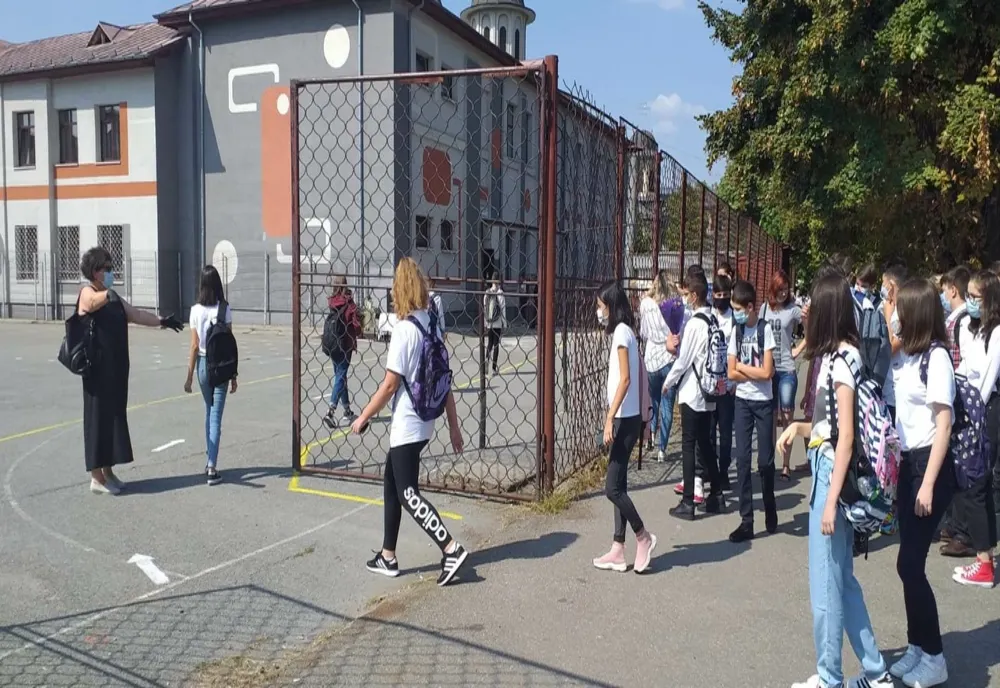 AUR îi cere explicații urgente ministrului Educației, Ligia Deca: Își va reveni vreodată școala românească, dacă promovăm legile educației în această formă?