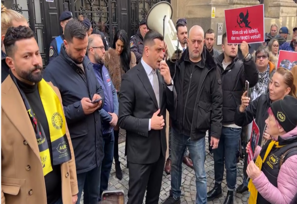 Protest AUR la sediul AEP, împotriva comasării alegerilor. Toni Greblă, către George Simion: Dacă mă întrebaţi din ce ştiu în spaţiul public, cred că partidele de la guvernare au renunţat la această idee a comasării