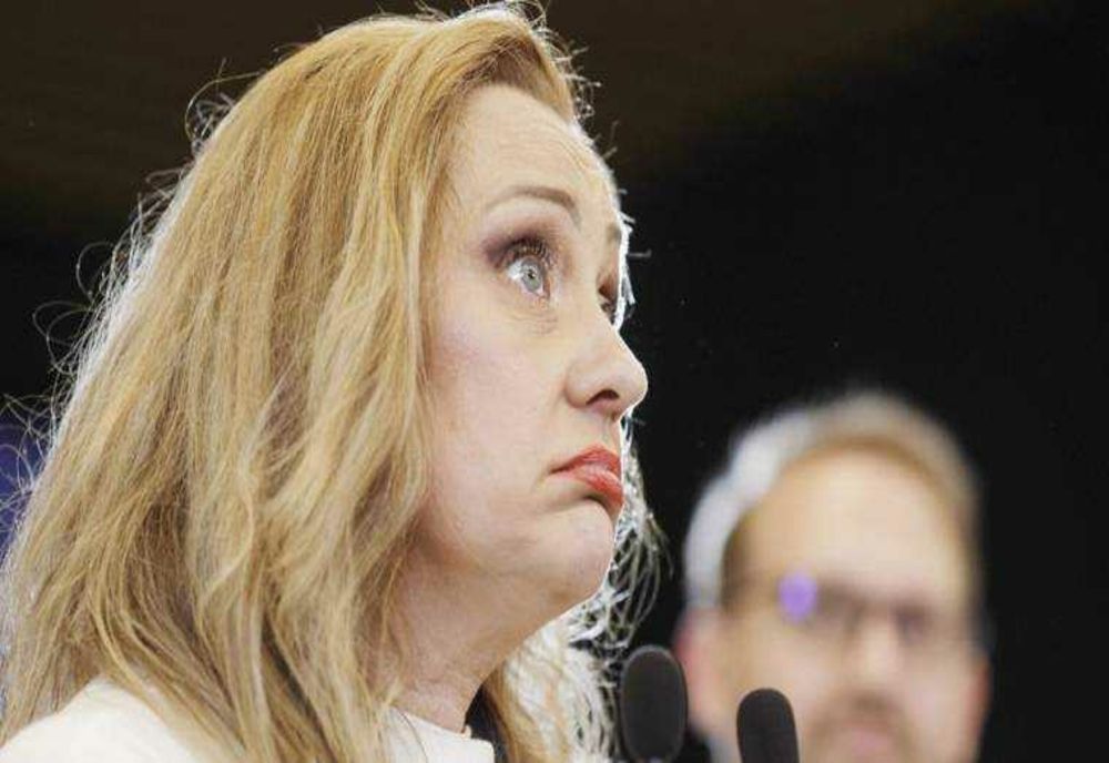 USR ANUNȚĂ CĂ NU O MAI SUSȚINE PE ELENA LASCONI LA PREZIDENȚIALE! REZIȘTII ÎL SPRIJINĂ PE NICUȘOR DAN