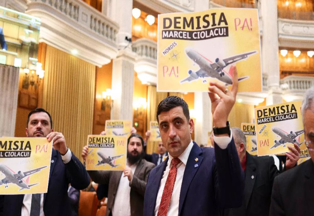 GEORGE SIMION REFUZĂ ORICE COLABORARE CU VICTOR PONTA, MARCEL CIOLACU SAU CĂTĂLIN PREDOIU. „DOMNUL PONTA ȘI-A PĂRĂSIT PARTIDUL CARE L-A REACCEPTAT”