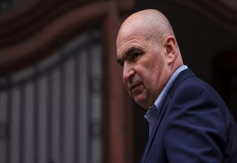 AUR, DUPĂ DESECRETIZAREA ZBORURILOR LUI IOHANNIS: BOLOJAN MAI ARE MULTE RĂSPUNSURI DE DAT. VA AVEA CURAJ?