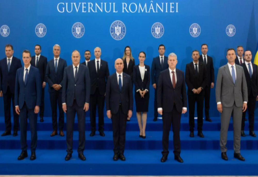 AUR PREGĂTEȘTE RĂSTURNAREA GUVERNULUI BOLOJAN. PARLAMENTARII DIN COALIȚIE, SOMAȚI SĂ FIE PREGĂTIȚI DE MOȚIUNE