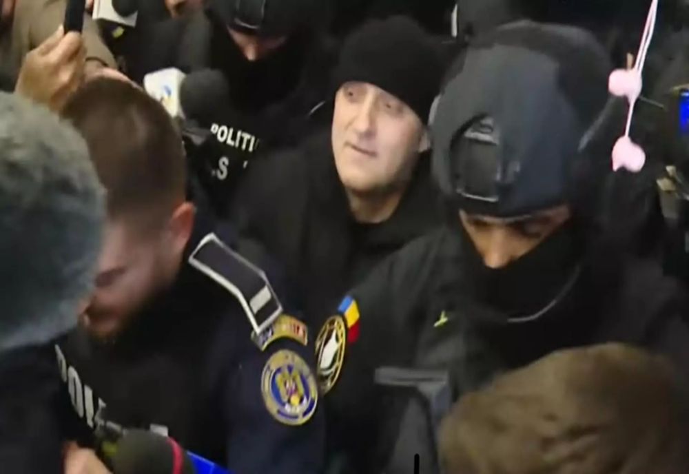 Horațiu Potra, preluat de mascați direct de pe Aeroportul Otopeni. Mobilizare uriașă a forțelor de ordine - VIDEO
