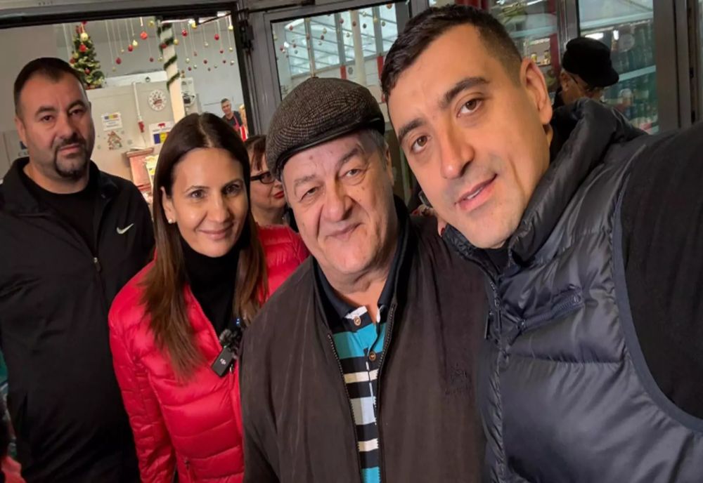 ANCA ALEXANDRESCU, ALĂTURI DE ROMÂNI ÎN STRADĂ. CANDIDATA INDEPENDENTĂ LA ALEGERILE PENTRU PRIMĂRIA CAPITALEI, DESCINDE ACUM ÎN SECTORUL 4