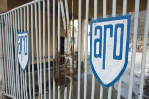 VINERI, ora 18:00: Cum a ajuns ARO Câmpulung, mândria României, o ruină - Dezvăluiri senzaționale la Culisele statului paralel