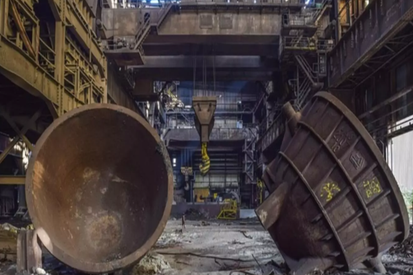 CULISELE STATULUI PARALEL. Moarte românească după un jaf în stil rusesc. Fosta perlă a siderurgiei din Târgoviște a ajuns fier vechi