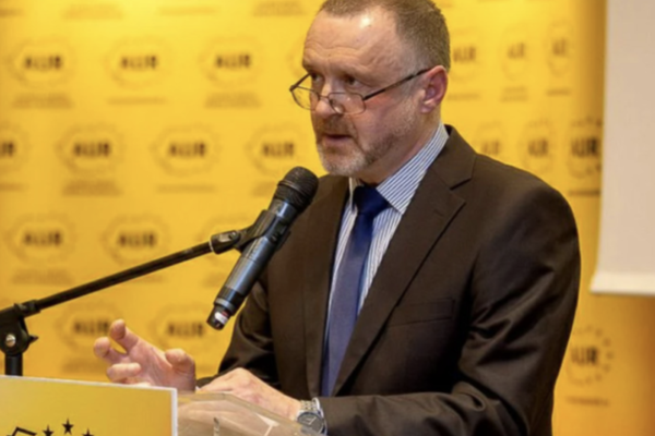 Senatorul AUR Sorin Lavric: ”Nu mă dezic o iotă de cuvintele pe care le-am spus despre Vulcănescu sau despre Gafencu şi voi continua să-i omagiez”