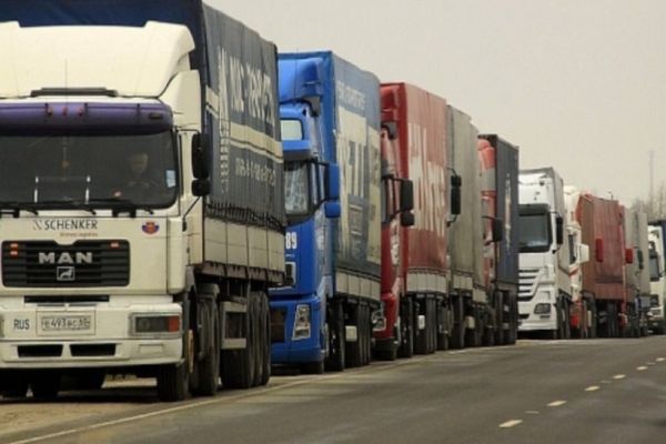 AUR acuză Guvernul de "abuz fiscal îndreptat împotriva transportatorilor români"