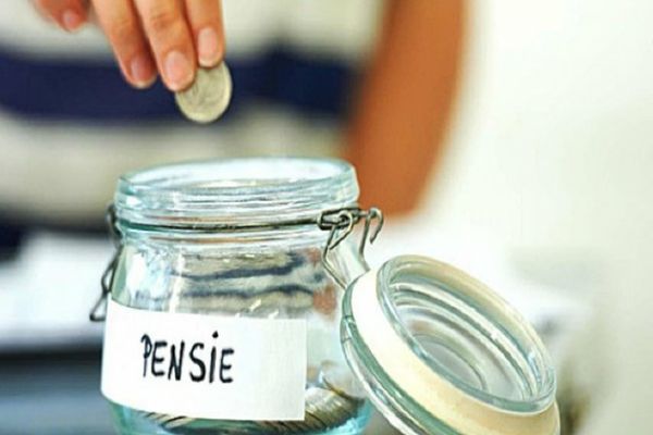Pensiile mici rămân tot mici după majorările promise! Inflația a depășit 15%, pensiile se majorează cu 11%