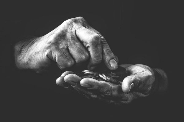 Românii, cei mai săraci din Uniunea Europeană. Costul vieții a crescut cu 15%