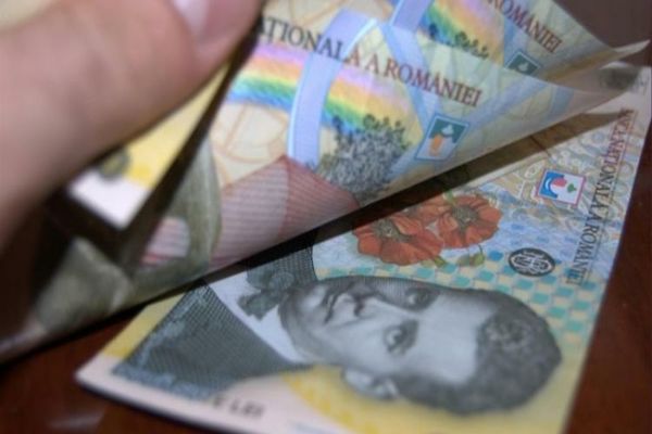 Peste 220.000 de bugetari primesc 15% în plus la salariu. Vor avea în continuare majorarea de 5% acordată deja