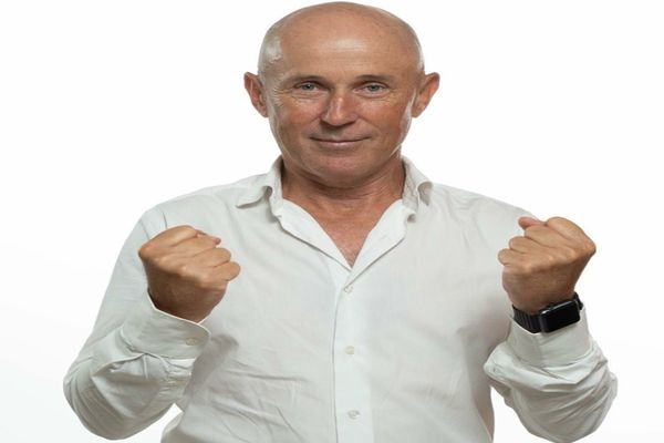 Deputatul Mugur Mihăescu a fost ales președinte al organizației județene AUR Olt. A candidat singur