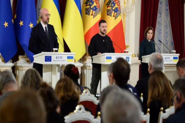 Deputații UE vor urgentarea negocierilor de aderare cu Ucraina şi Republica Moldova