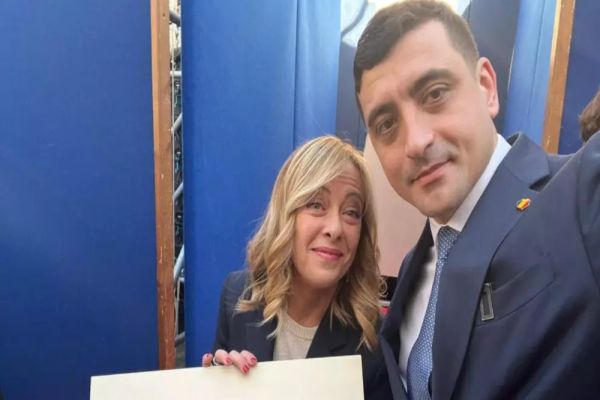 George Simion s-a întâlnit cu Papa Francisc la Vatican și cu premierul italian Giorgia Meloni - FOTO