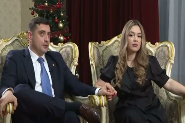 George Simion și soția, interviu de colecție la Realitatea PLUS - Liderul AUR, mărturisiri despre viața de cuplu: Ne dorim șapte copii - VIDEO