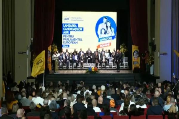 AUR și-a prezentat candidații la alegerile pentru Parlamentul European la Lodi, în Italia