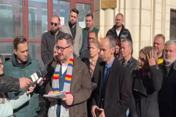 MANIPULAREA SOROȘIȘTILOR, CUM VOR SĂ PUNĂ VIOLENȚELE PE SEAMA AUR. DAN TĂNASĂ: ”SISTEMUL A LUAT CÂȚIVA GOLANI PE CARE I-A INFILTRAT ÎNTR-UN PROTEST PAȘNIC”