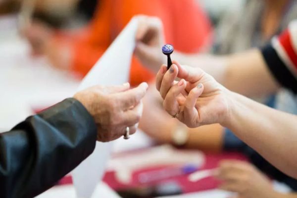 Rezultatele finale ale alegerilor: PSD și PNL, cele mai multe fotolii de președinți de CJ și în consiliile locale. AUR ocupă locul trei 