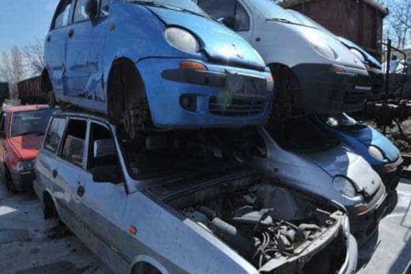 LOVITURĂ PENTRU ROMÂNII DE RÂND ȘI PENTRU INDUSTRIA AUTO. GUVERNUL BOLOJAN BLOCHEAZĂ PE 2 ANI PROGRAMUL RABLA - SURSE