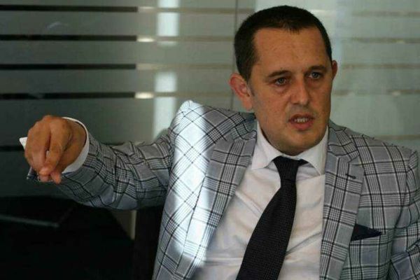 PIPEREA: NU M-AR MIRA CĂ ROMÂNIA ȘI-A EXPUS DEJA ACESTUI CREDIT PE 45 DE ANI POPULAȚIA, PE CEL PUȚIN DOUĂ GENERAȚII, PENTRU NEBUNIA DE A SUSȚINE UCRAINA PÂNĂ LA 