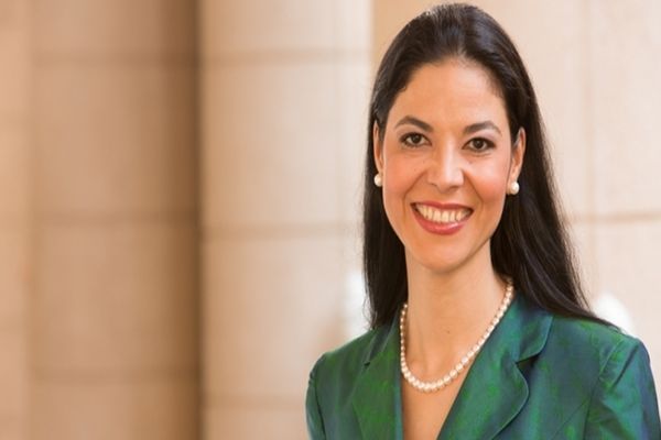 ANA BIRCHALL, DUPĂ CE GEOANĂ A ACUZAT-O CĂ A FILMAT CLIPUL ÎN CARE FOSTUL LIDER PSD APARE PRIMIND BANI PENTRU CAMPANIE: „MINTE CUM RESPIRĂ ȘI SE ÎNCURCĂ”