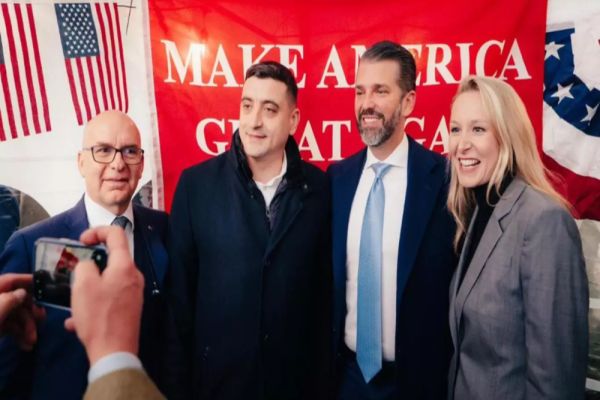 GEORGE SIMION, ALĂTURI DE DONALD TRUMP JR. LA ÎNVESTIREA PREȘEDINTELUI TRUMP