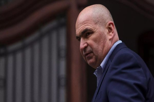 AUR, DUPĂ DESECRETIZAREA ZBORURILOR LUI IOHANNIS: BOLOJAN MAI ARE MULTE RĂSPUNSURI DE DAT. VA AVEA CURAJ?