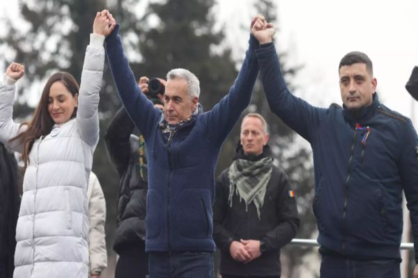 GEORGE SIMION ȘI ANAMARIA GAVRILĂ, DE LA ORA 21:00, ÎN PLATOUL REALITATEA PLUS. STRATEGIA PENTRU COTROCENI, PREZENTATĂ ÎNTR-O EDIȚIE INCENDIARA A ”CULISELE STATULUI PARALEL”