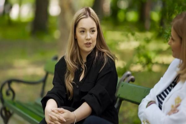 ILINCA SIMION, DEZVĂLUIRI DESPRE NOAPTEA DE ÎNVIERE: CUVINTELE LUI CĂLIN GEORGESCU RĂSUNĂ ȘI ACUM ÎN MINȚILE OAMENILOR. CRISTELA ESTE DE O BLÂNDEȚE DE NEIMAGINAT