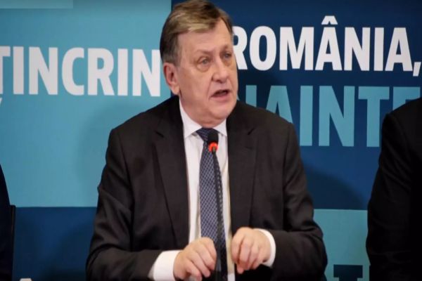 CRIN ANTONESCU, DESPRE FORMAREA NOULUI EXECUTIV: ”AVEM NEVOIE URGENTĂ DE UN GUVERN CU LEGITIMITATE DEPLINĂ. SOLUȚIA ESTE ÎN ACTUALA MAJORITATE”