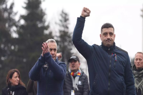 GEORGE SIMION, MESAJ DE FORȚĂ ÎN SPRIJINUL LUI CĂLIN GEORGESCU: OPRIȚI PERSECUȚIILE POLITICE! 