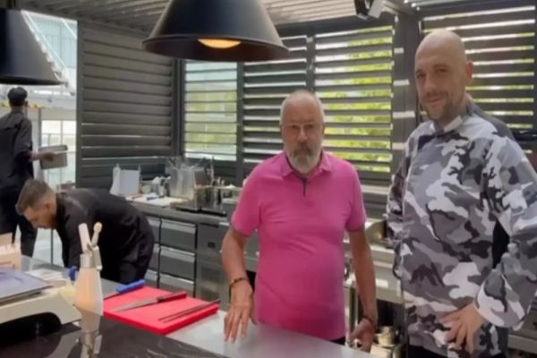 SORIN ROȘCA STĂNESCU, ÎN VIZITĂ LA MIRACULOASA BUCĂTĂRIE DE LA EFORIE NORD - VIDEO