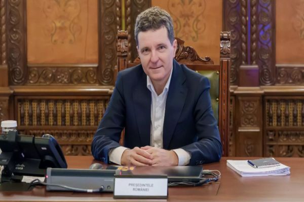 SCANDAL URIAȘ: ȘEFUL STATULUI TRAGE SFORI PENTRU ALEGERI