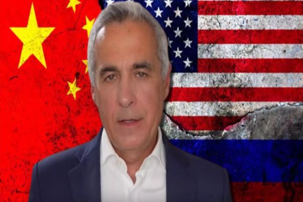 CĂLIN GEORGESCU: ”SE VA TRECE LA ZONA TRIPOLARĂ- AMERICA, CHINA, RUSIA. BAZA E SĂ TE AI BINE CU TOȚI”