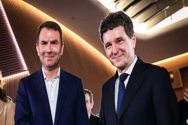 NICUȘOR DAN ȘI-A MAI ÎNCĂLCAT O PROMISIUNE. LA FEL CUM A PROMIS CĂ NU VA CREȘTE TVA, A UITAT ȘI DE ANGAJAMENTUL CĂ NU SE VA IMPLICA ÎN ALEGERILE PENTRU CAPITALĂ