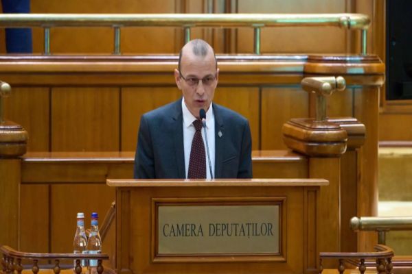 Dominic Fritz „sare rândul” la cetățenie! AUR cere explicații după ce primarul Timișoarei a obținut cetățenia română în timp record! Pentru omul de rând, minimum doi ani, pentru el...un an