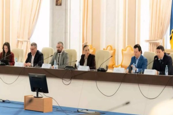 AUR acuză: „Instituții ale statului sfidează Parlamentul și refuză să dea explicații despre anularea alegerilor. Românii merită să cunoască adevărul!”